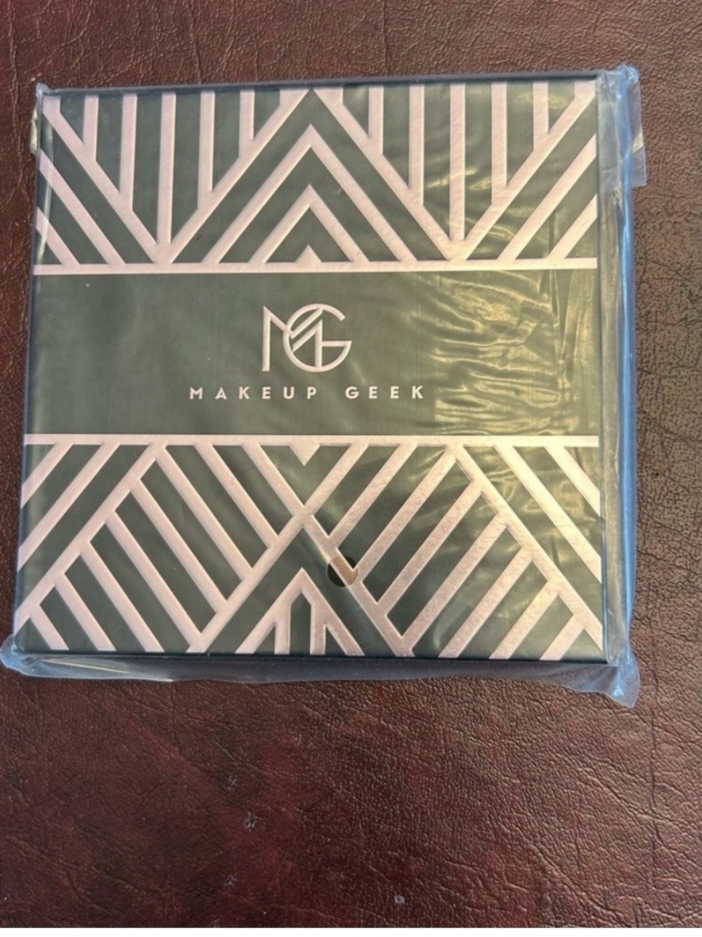 Makeup Geek empty magnetic eyeshadow palette.
Brand new without box
